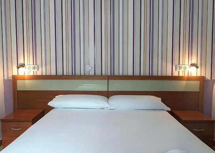 Colon Don Miguel בית הארחה